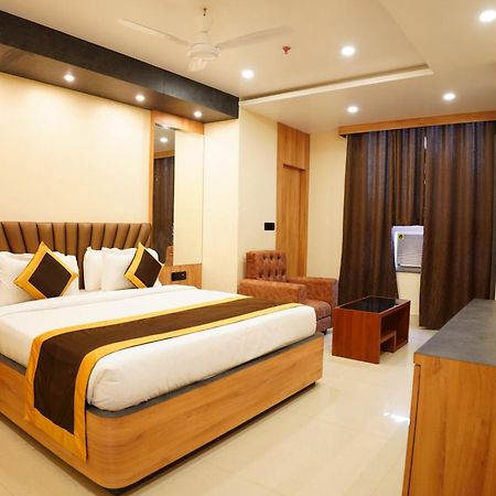Hotel The Marutinandan Grand à Deoghar Extérieur photo