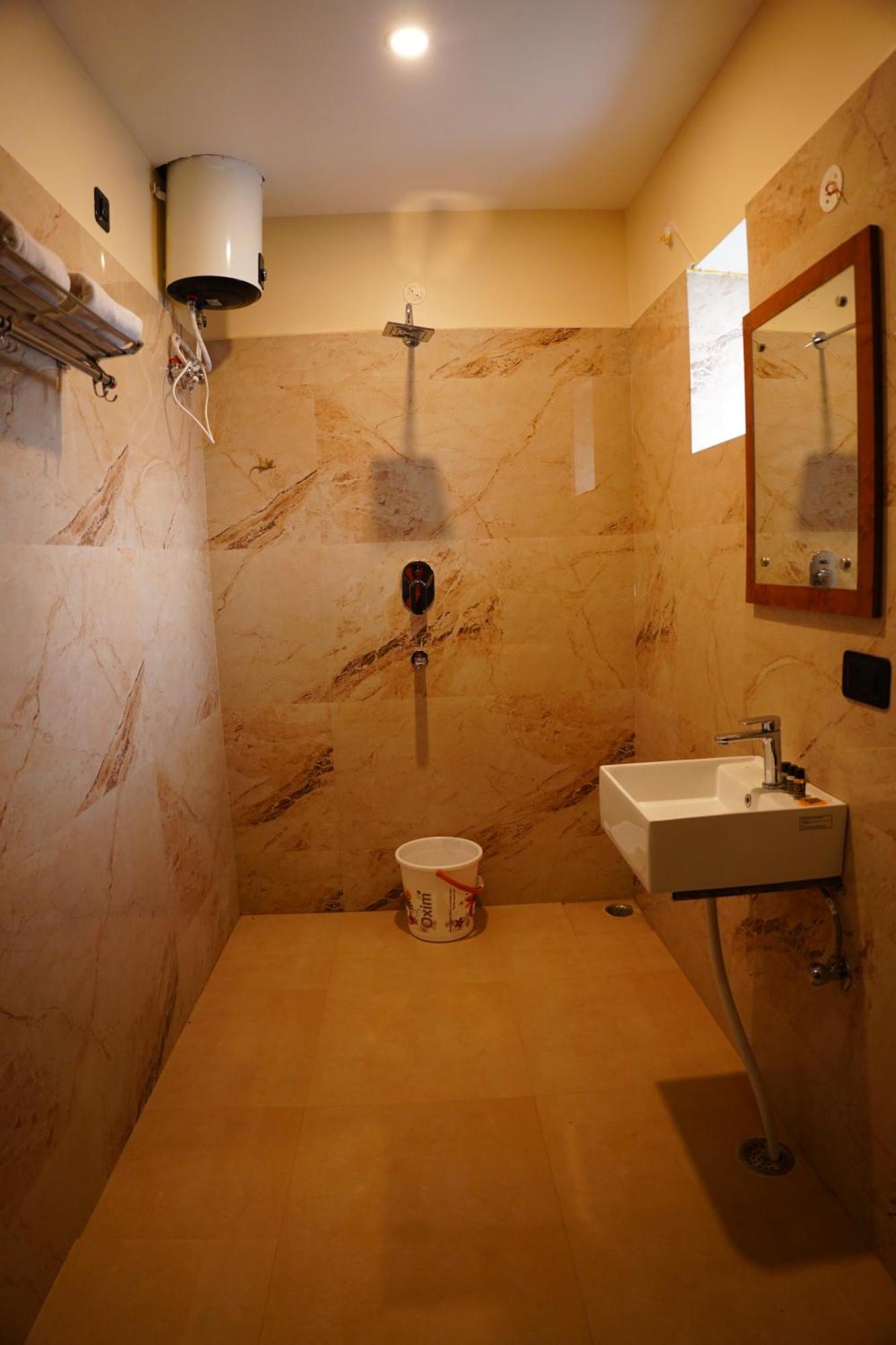 Hotel The Marutinandan Grand à Deoghar Extérieur photo