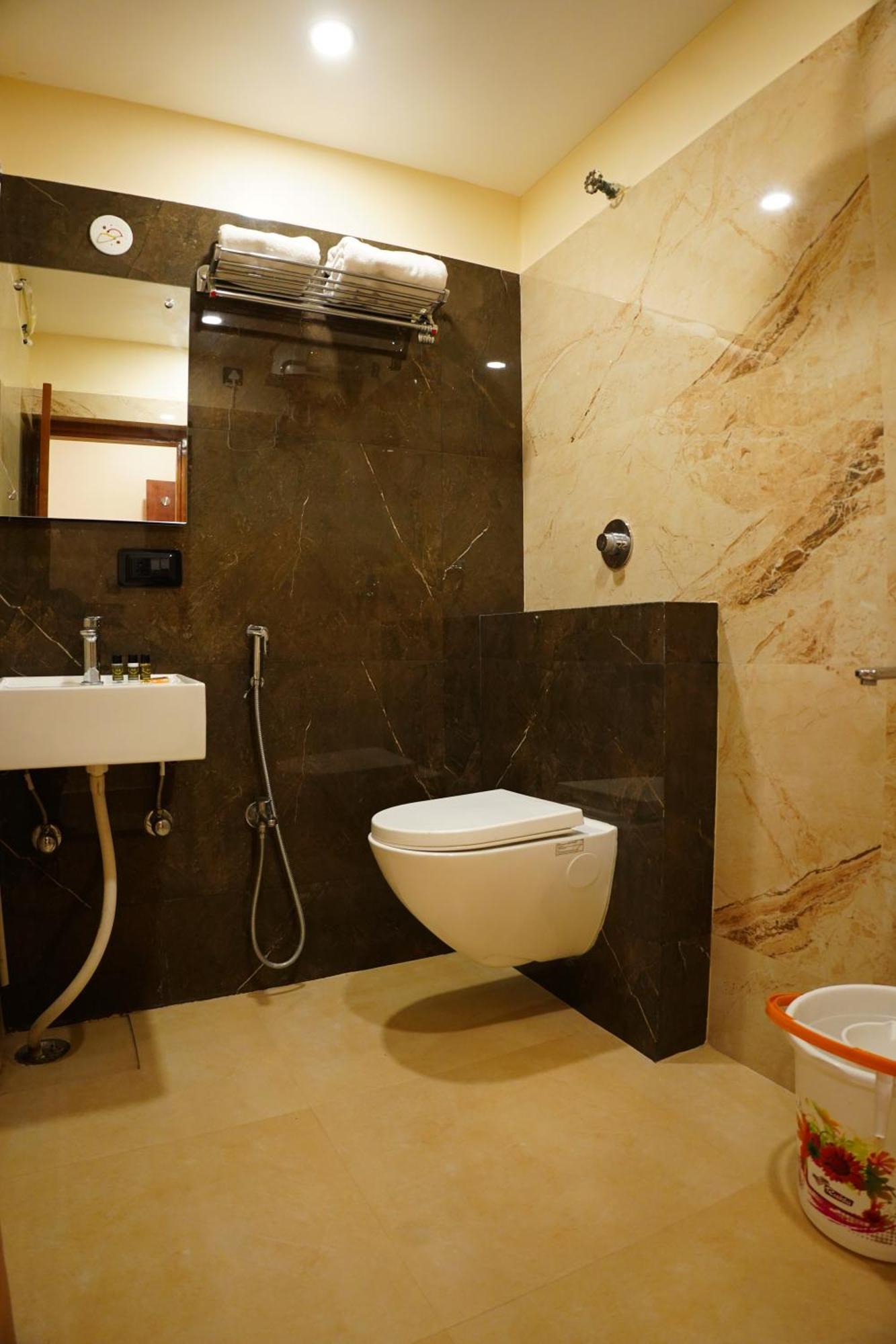 Hotel The Marutinandan Grand à Deoghar Extérieur photo