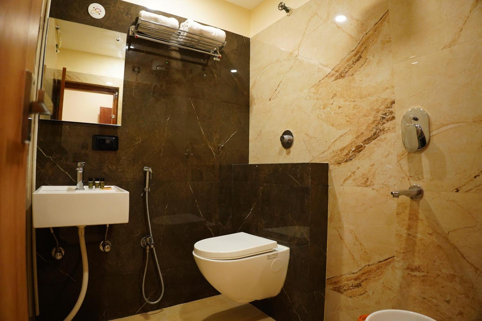 Hotel The Marutinandan Grand à Deoghar Extérieur photo