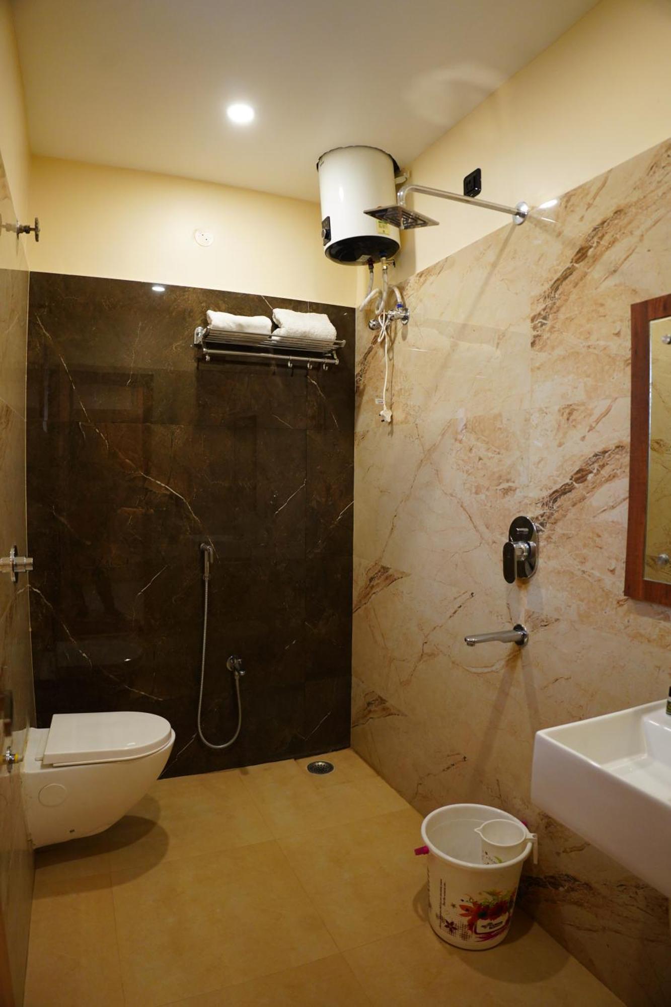 Hotel The Marutinandan Grand à Deoghar Extérieur photo