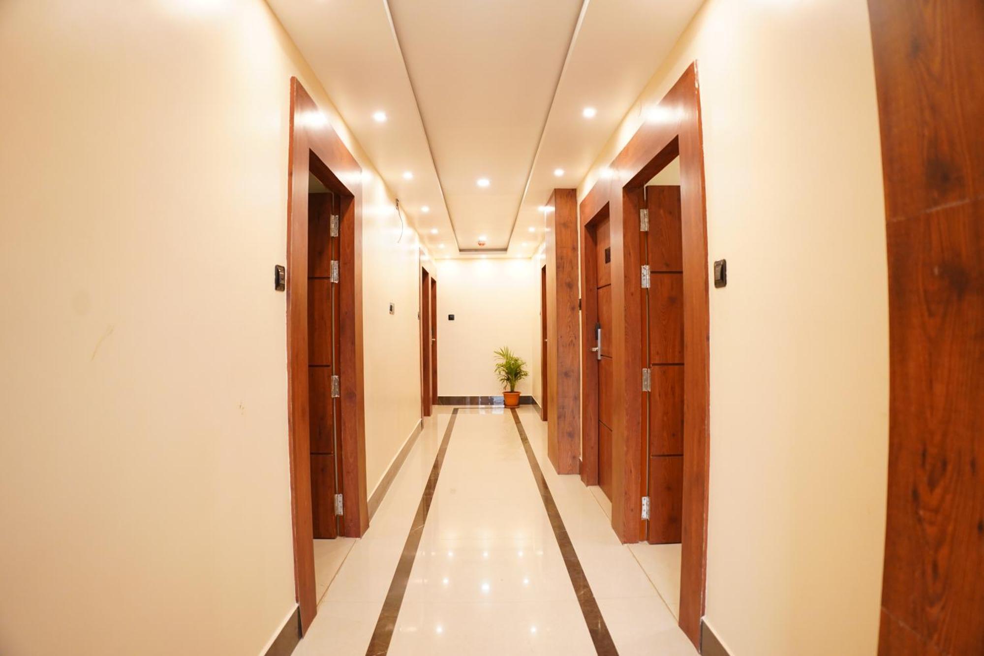 Hotel The Marutinandan Grand à Deoghar Extérieur photo