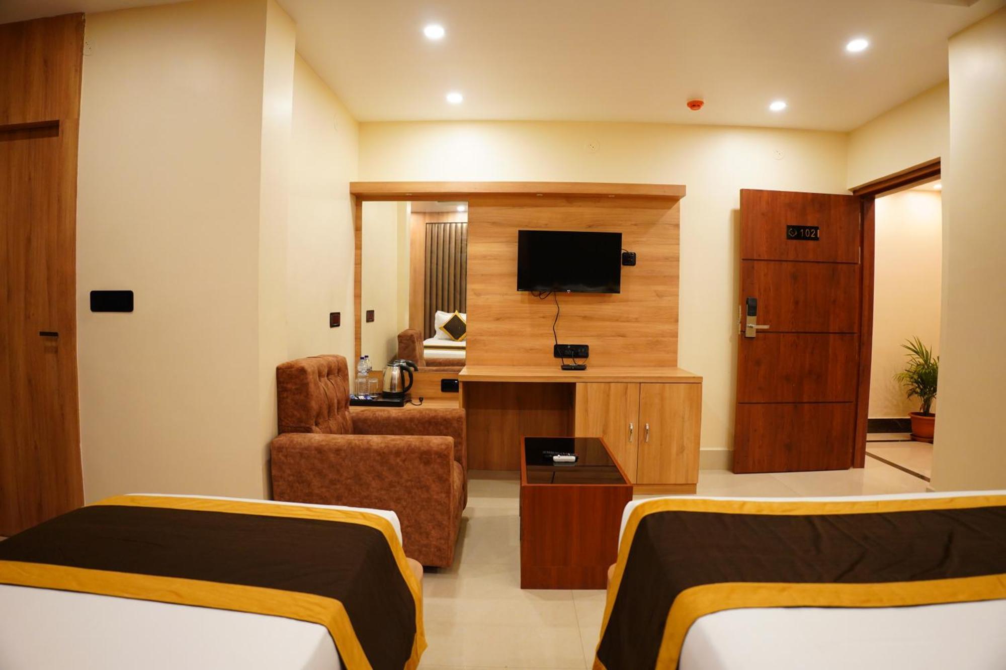 Hotel The Marutinandan Grand à Deoghar Extérieur photo