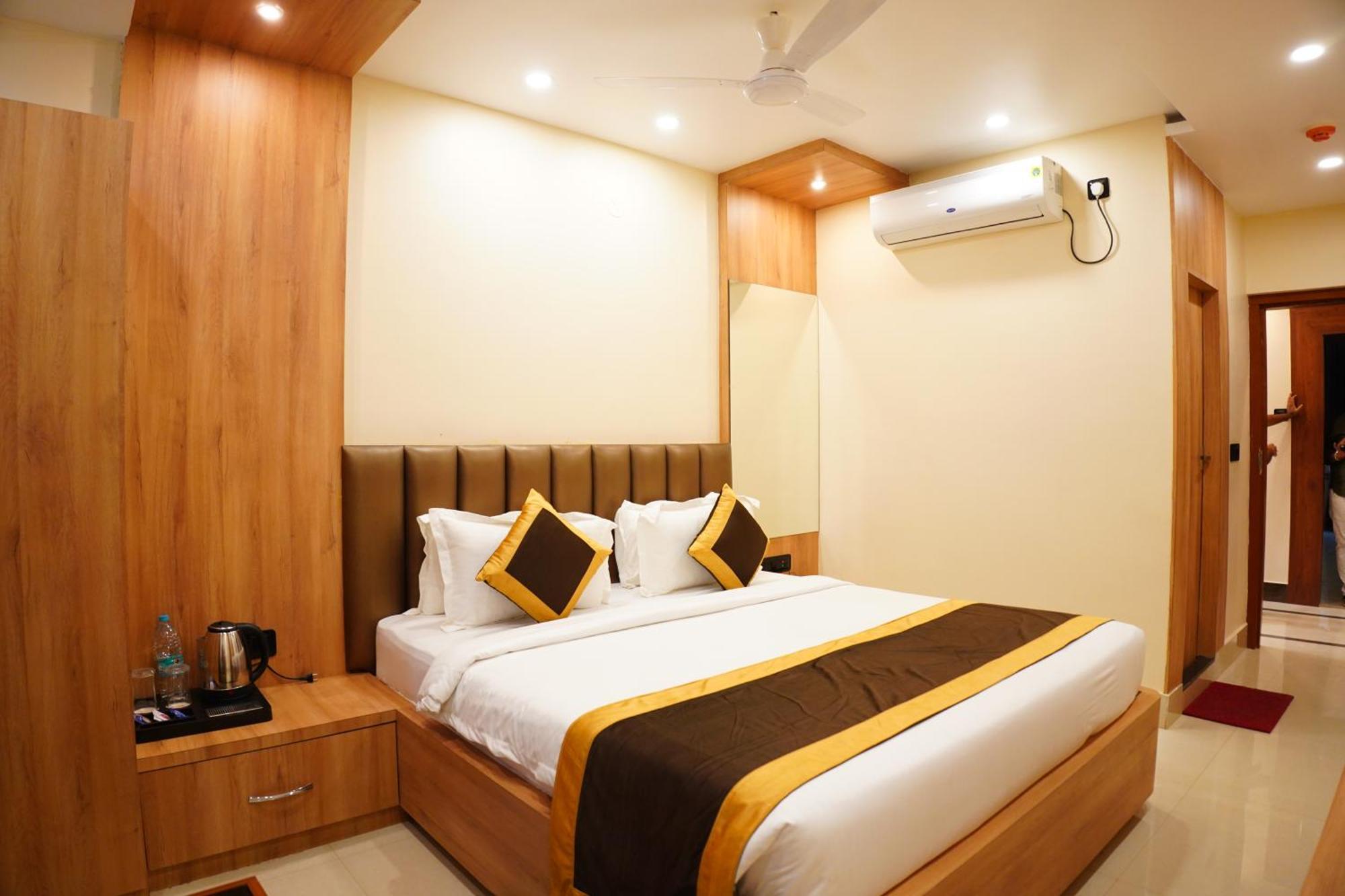 Hotel The Marutinandan Grand à Deoghar Extérieur photo