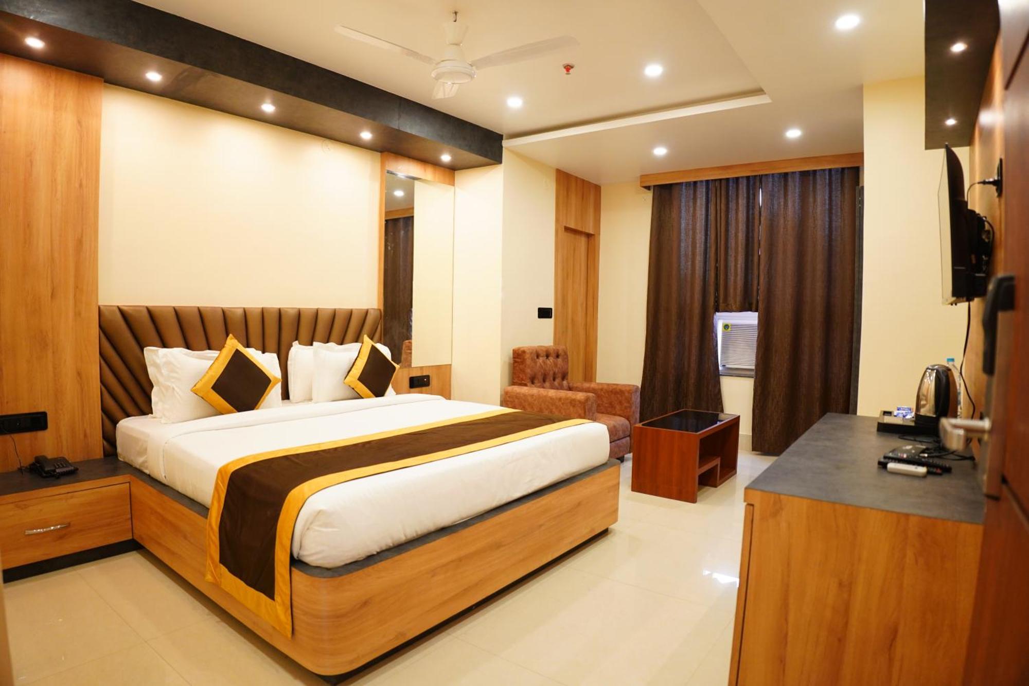 Hotel The Marutinandan Grand à Deoghar Extérieur photo
